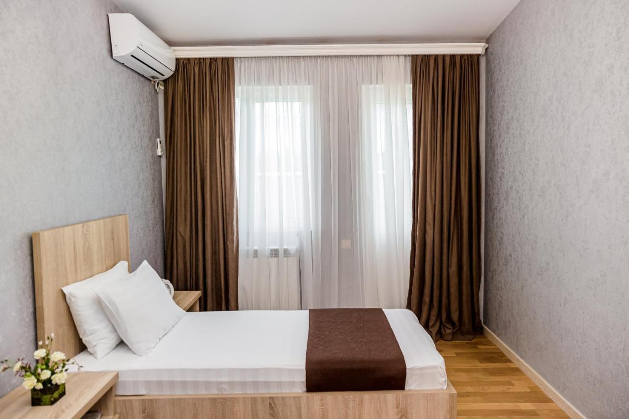 Dat Exx Apartments On Liberty Square Tiflis Exterior foto